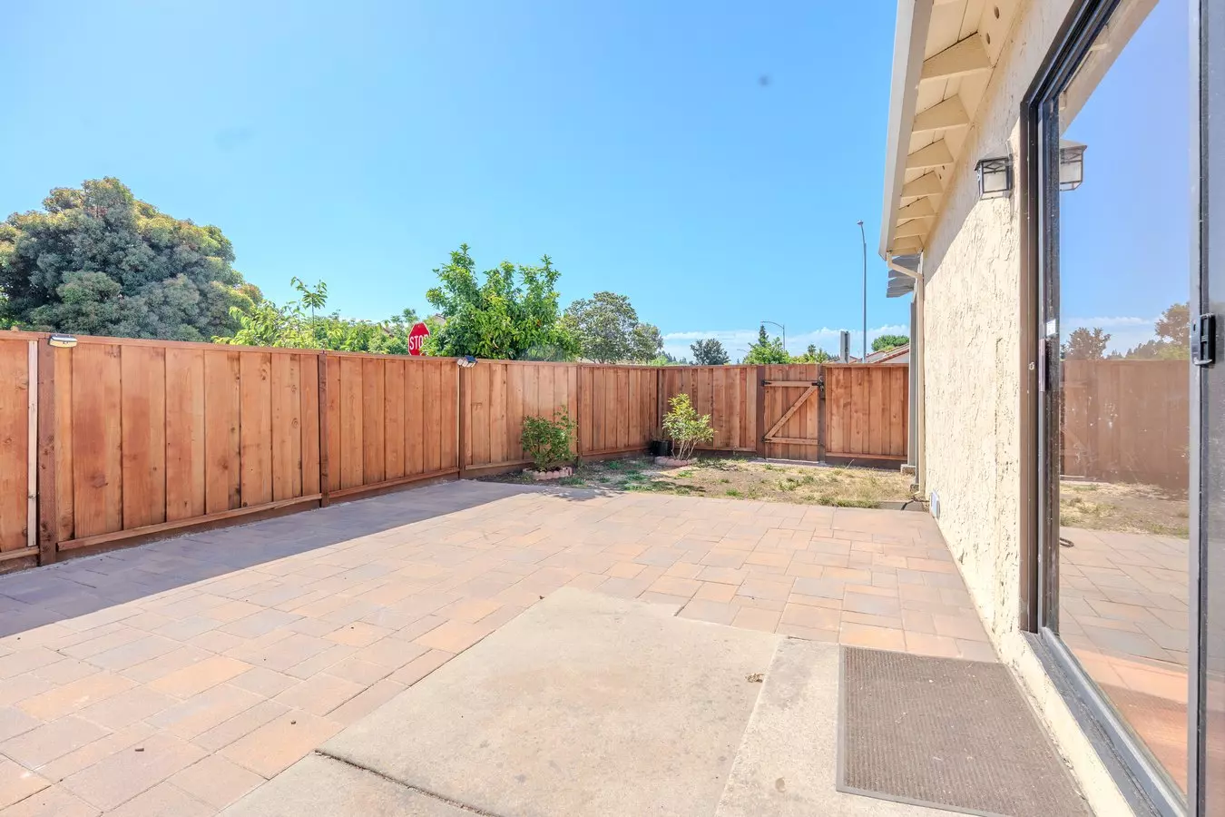 1383 Mount Shasta Ave photo 2