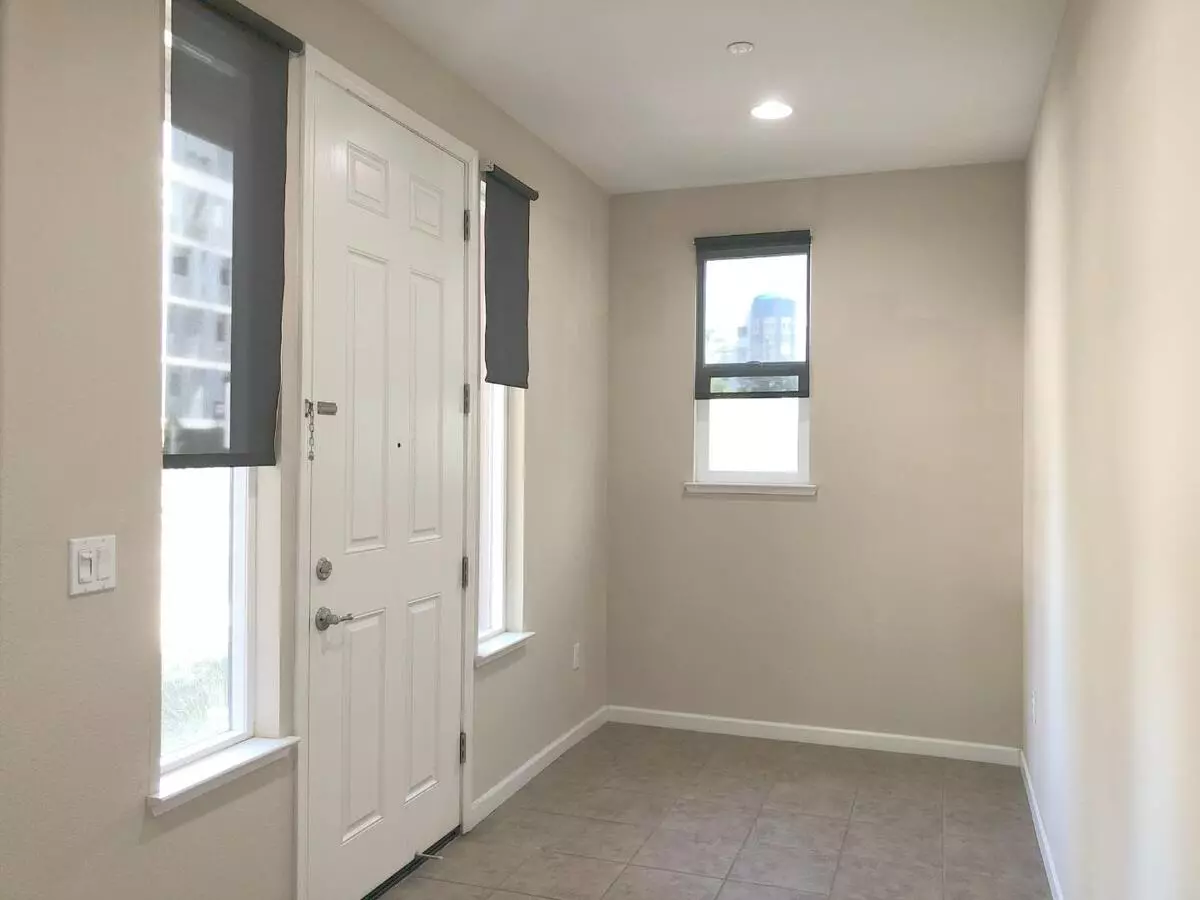 1502 Mccandless DR photo 3