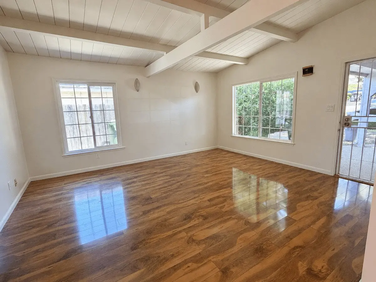 295 Roswell Dr