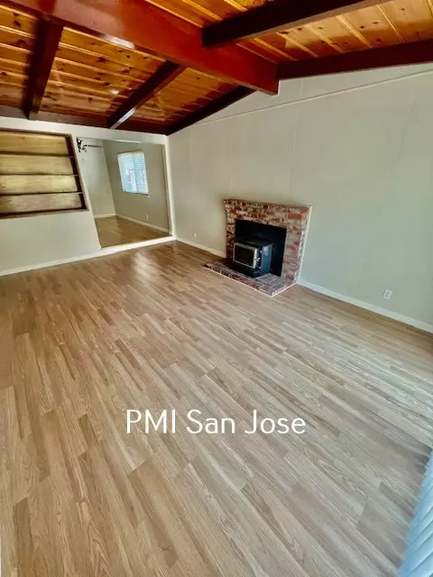 1460 Olympic Dr photo 3