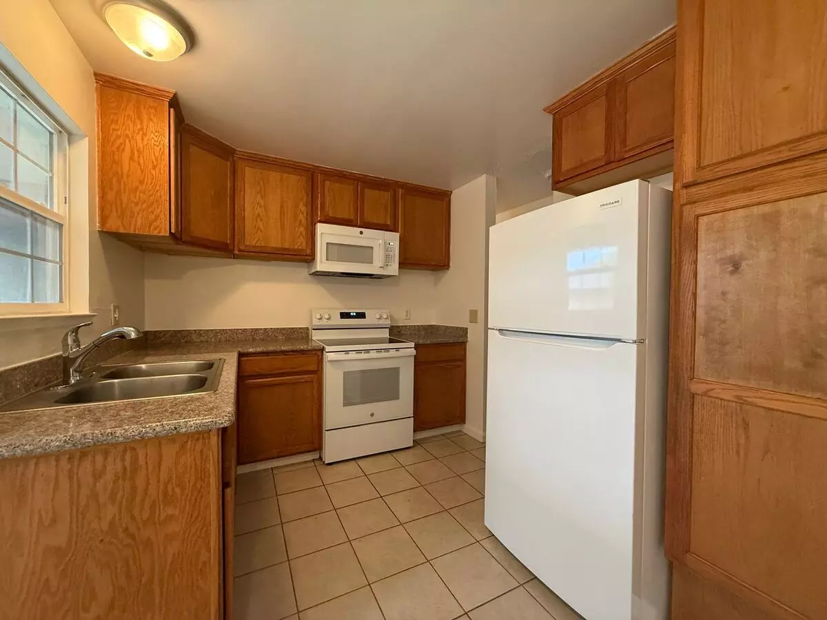 Lynn Ave Duplex photo 2