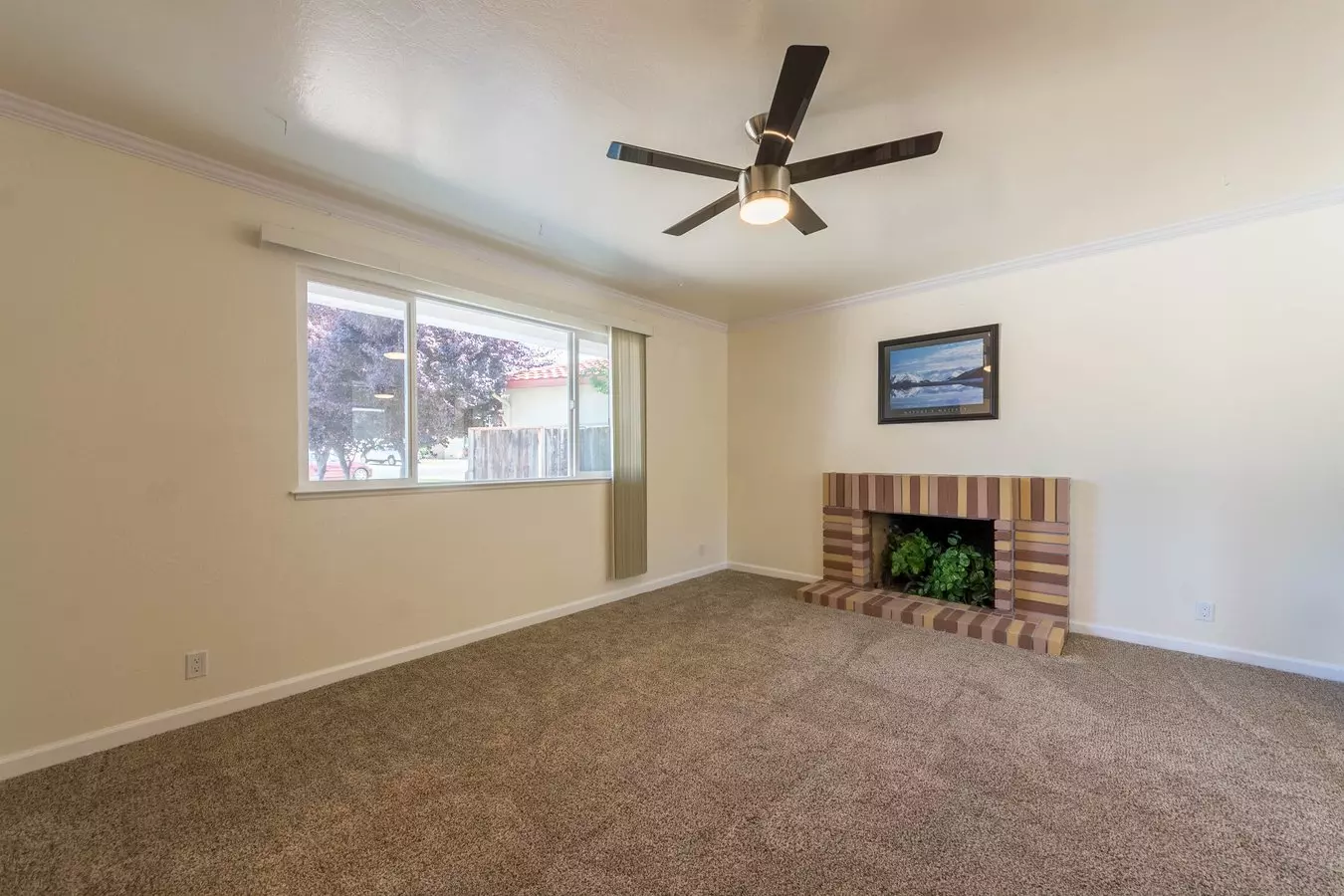 840 Founders Ln photo 3