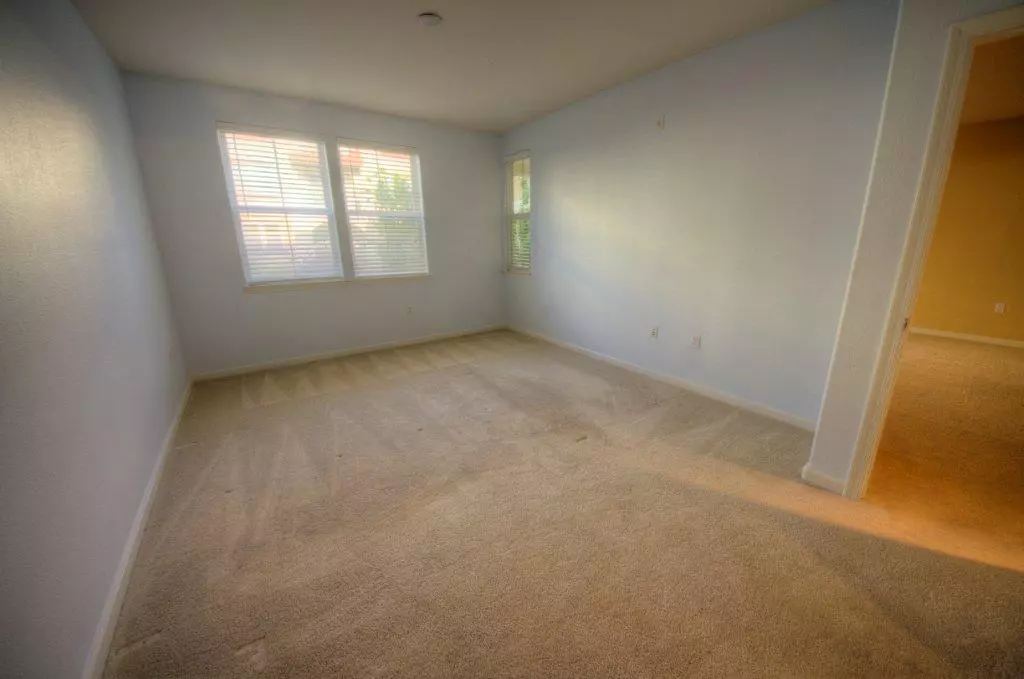 2BD/2BA - Spacious Condo with Resort-Style Amenities photo 4