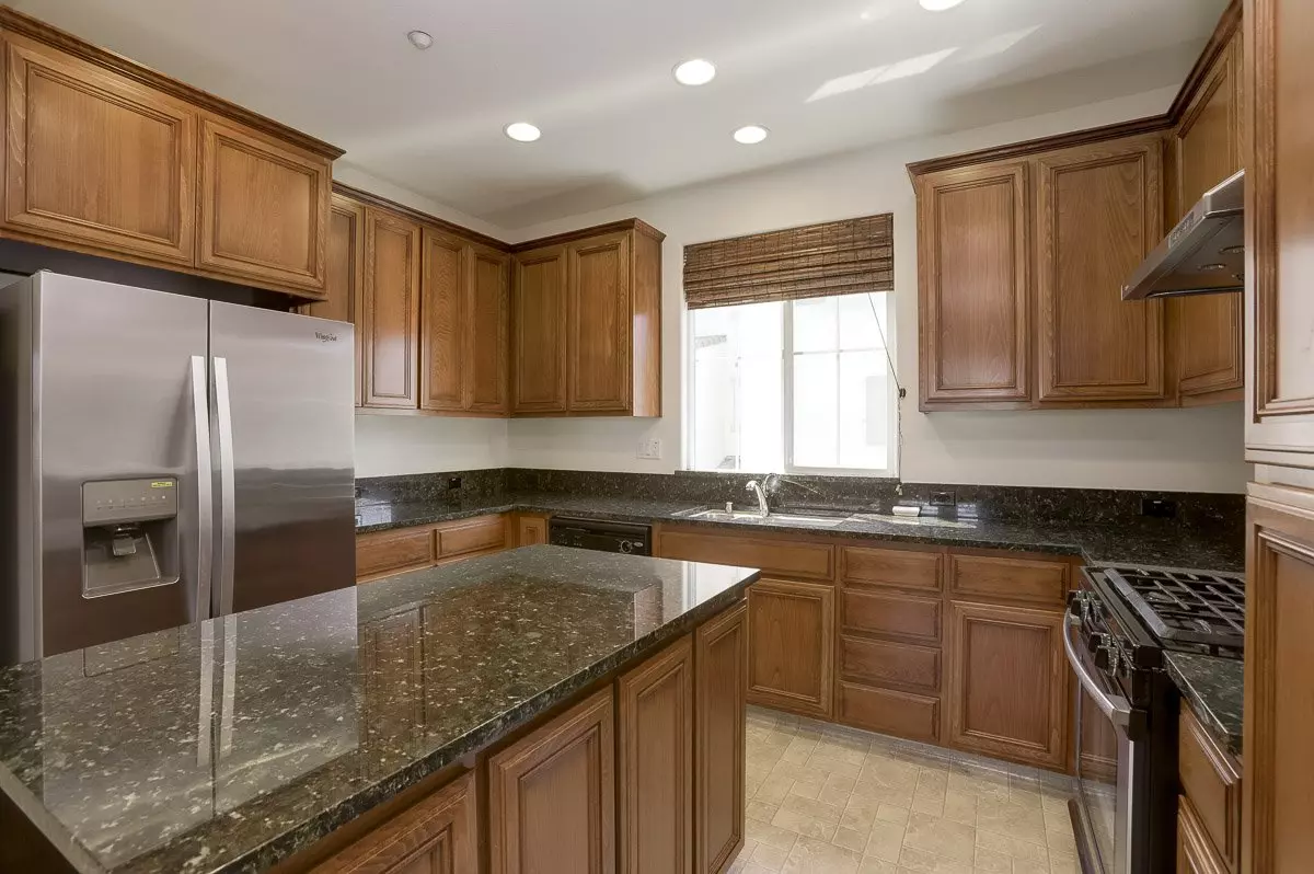 338 Belshaw Dr photo 4
