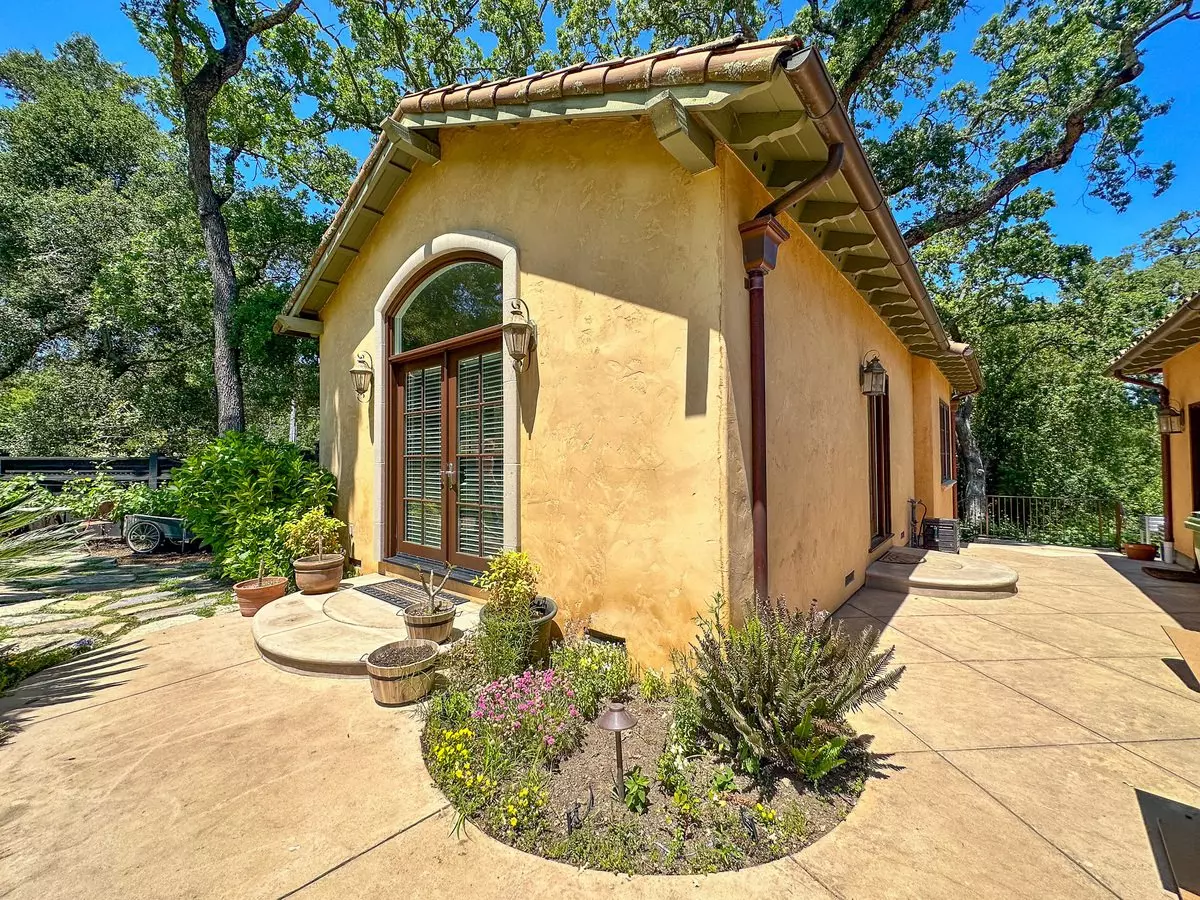 16119 Hillvale Avenue, Monte Sereno, CA 95030 photo 4