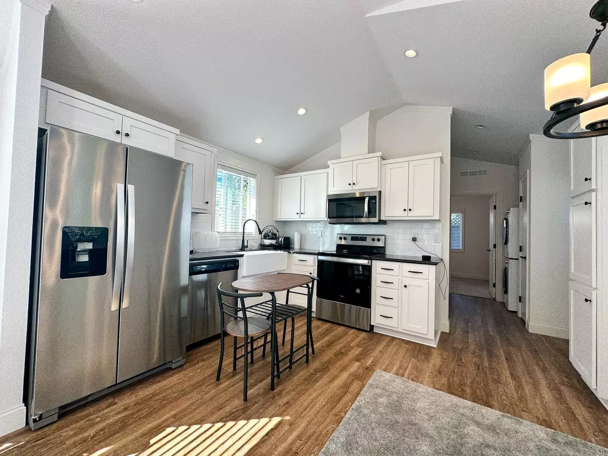 17445 Pleasant View Avenue, Los Gatos, CA 95030 photo 4