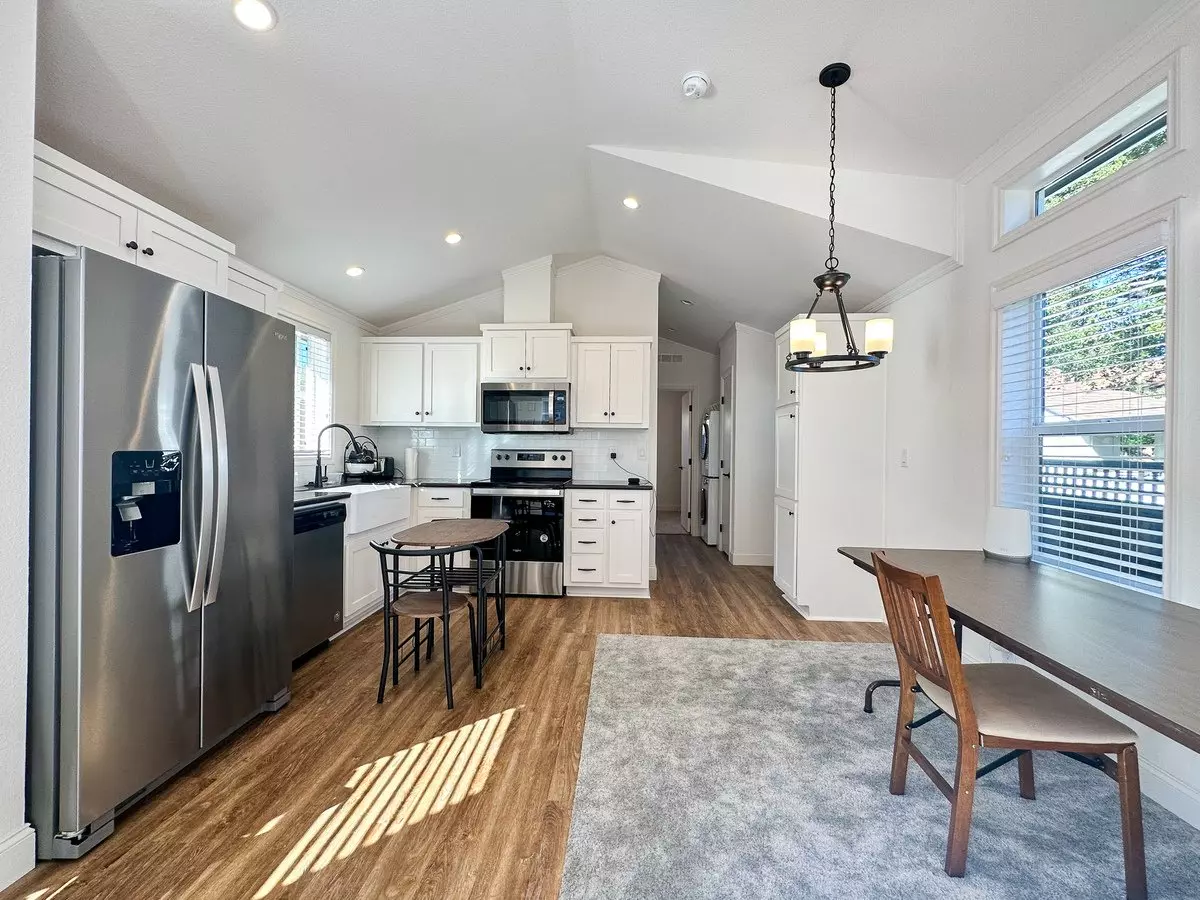 17445 Pleasant View Avenue, Los Gatos, CA 95030 photo 3