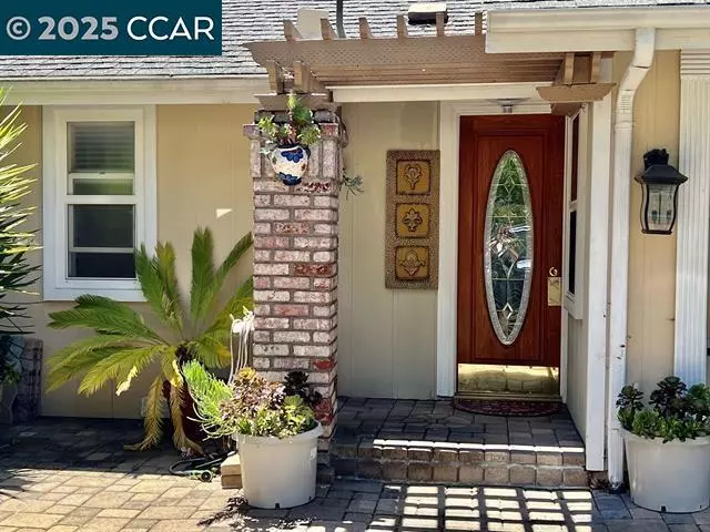 355 Kent Court, Moraga, CA 94556 photo 2