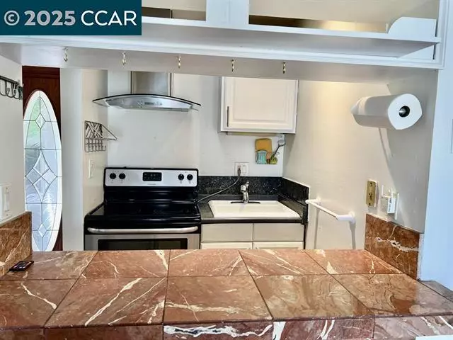 355 Kent Court, Moraga, CA 94556 photo 3