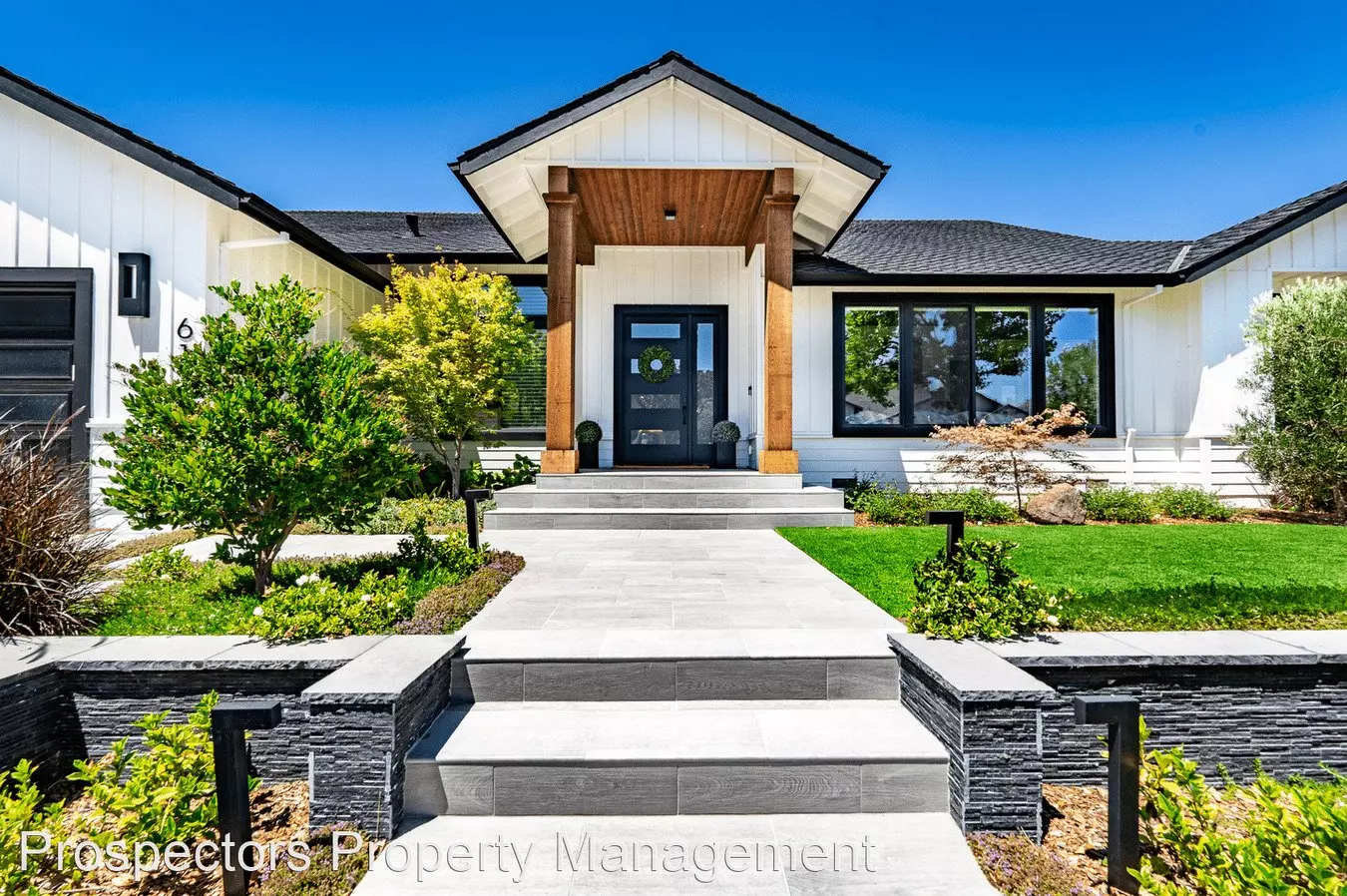 614 Serpentine Ct photo 2