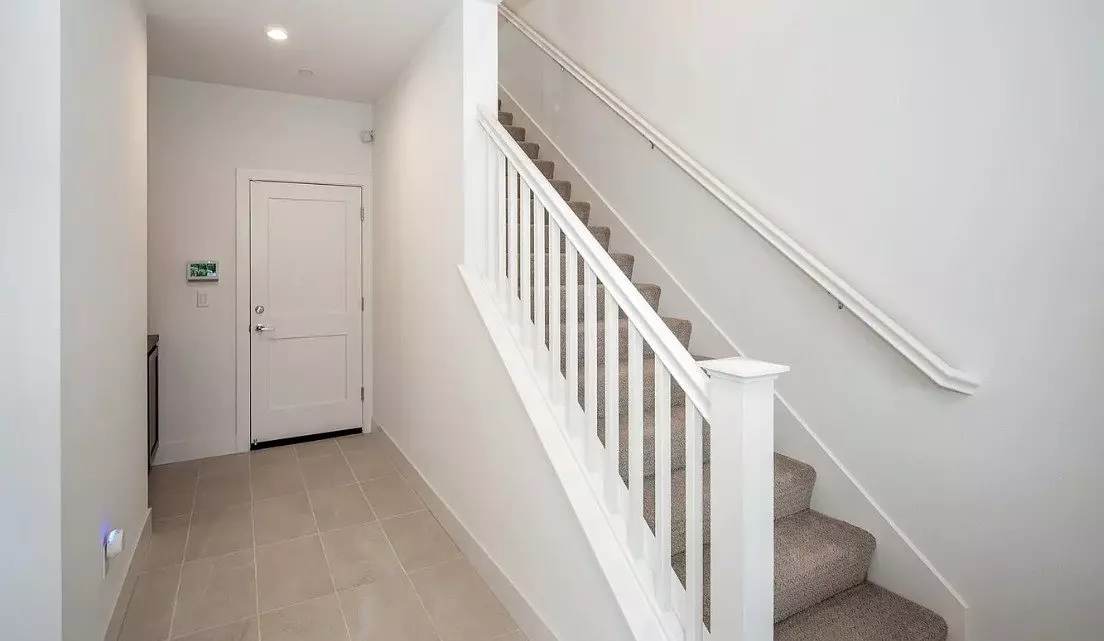 Modern Tri-level Home In Desirable Morgan Hill Community photo 3
