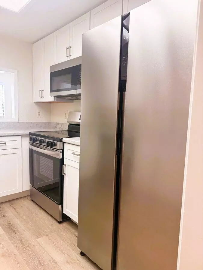Must See Remodeled 2 Bedroom Condo Available For Immediate Move-in! photo 3