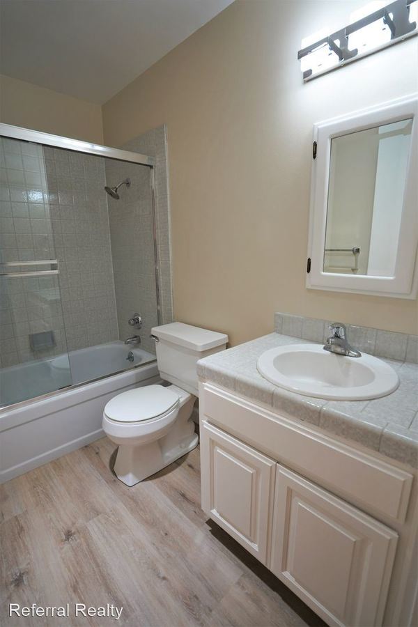 Crestview Apartments photo 5