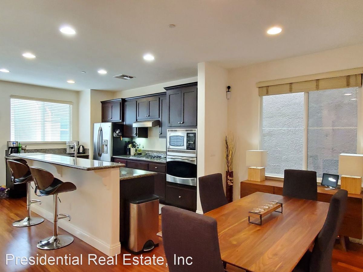 126 Azalea Drive, Mountain View, CA 94041 photo 2