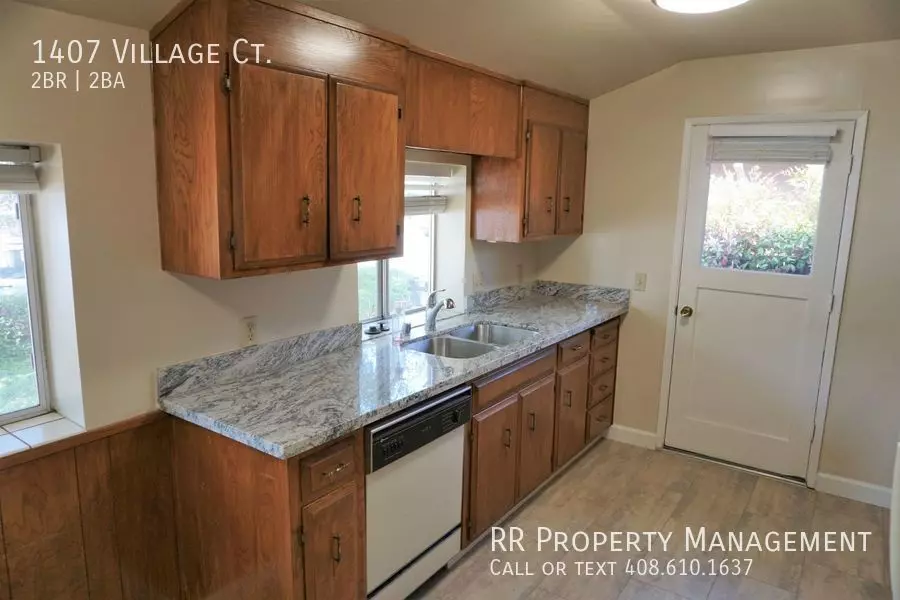 1407 Village Court, Mountain View, CA 94040 photo 3