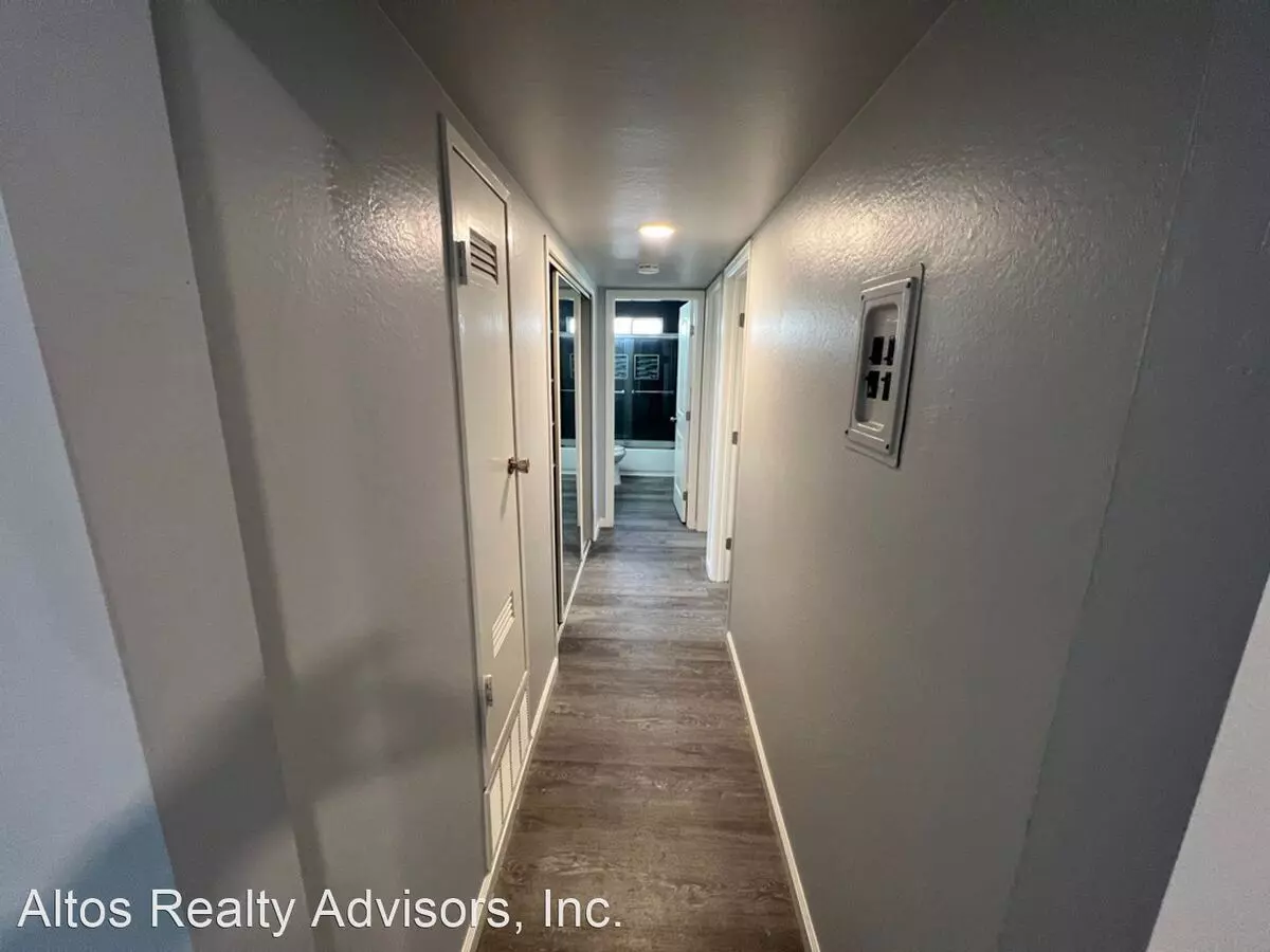 1810 Ednamary Way, Mountain View, CA 94040 photo 2