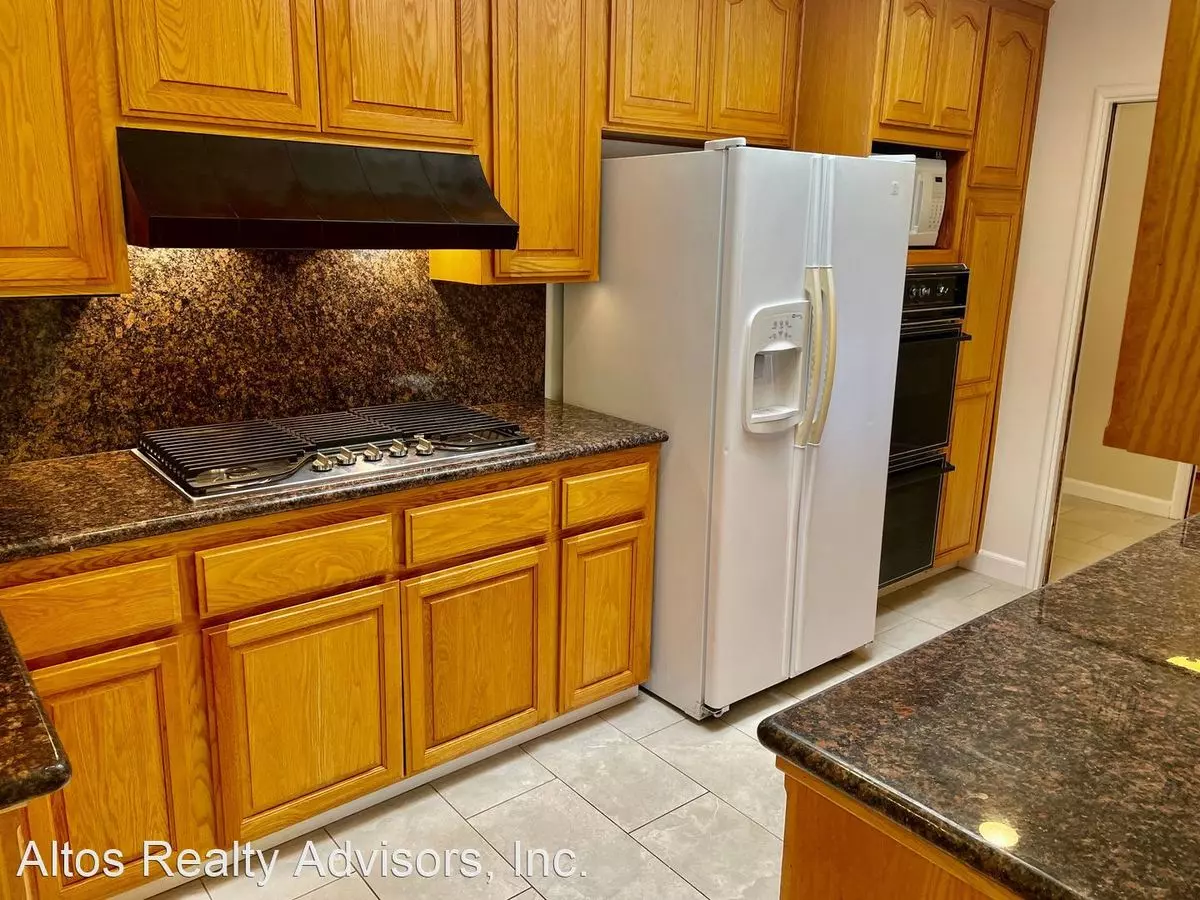 1946 Miramonte Avenue, Mountain View, CA 94040 photo 4