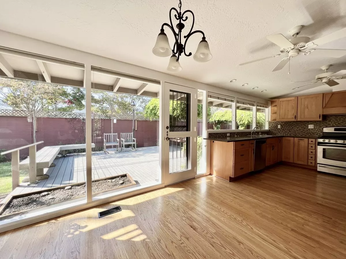 208 Diablo Ave photo 5