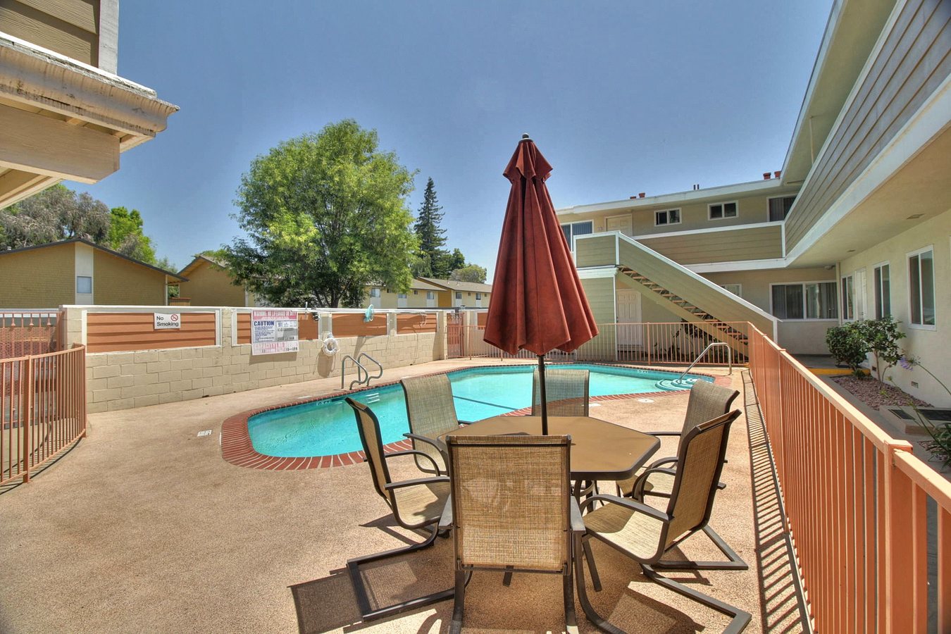2090 Latham photo 3
