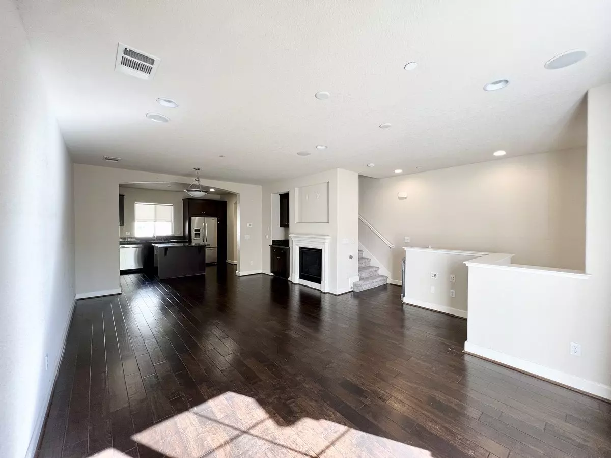 235 Hockney Ave photo 4