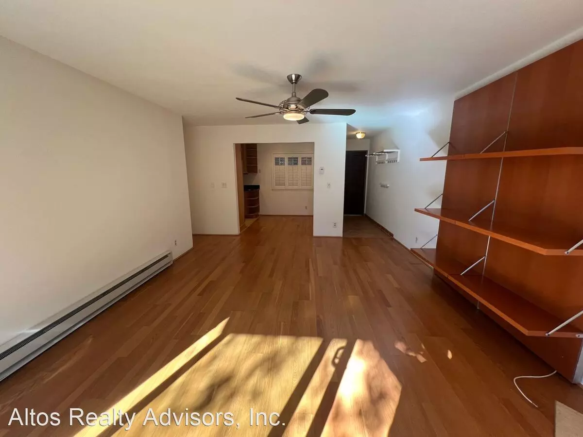 321 Easy Street #4 photo 3
