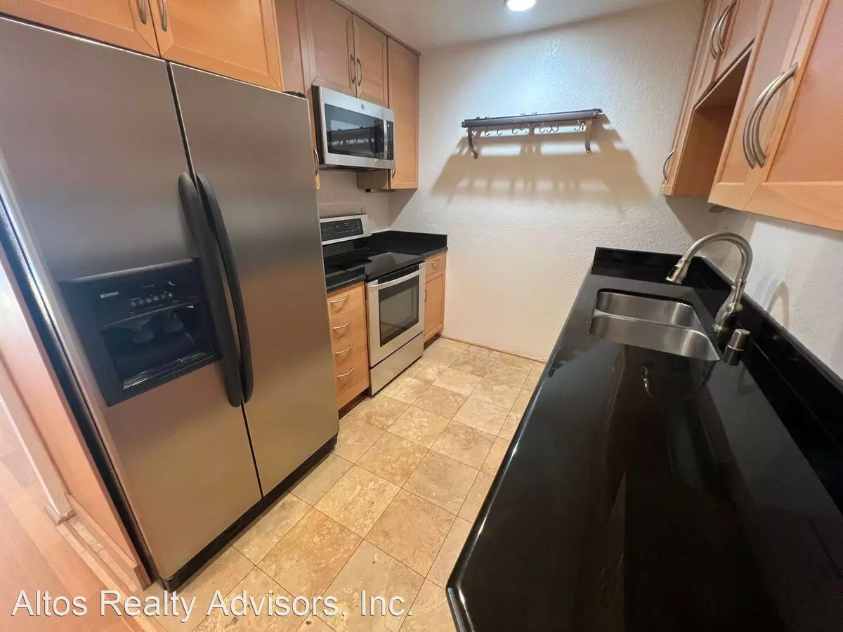 321 Easy Street #4 photo 5