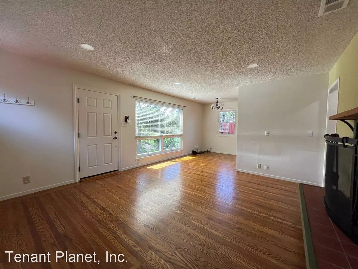 390 Carmelita Drive, Mountain View, CA 94040 photo 4