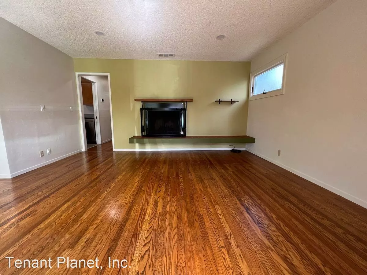 390 Carmelita Drive, Mountain View, CA 94040 photo 3