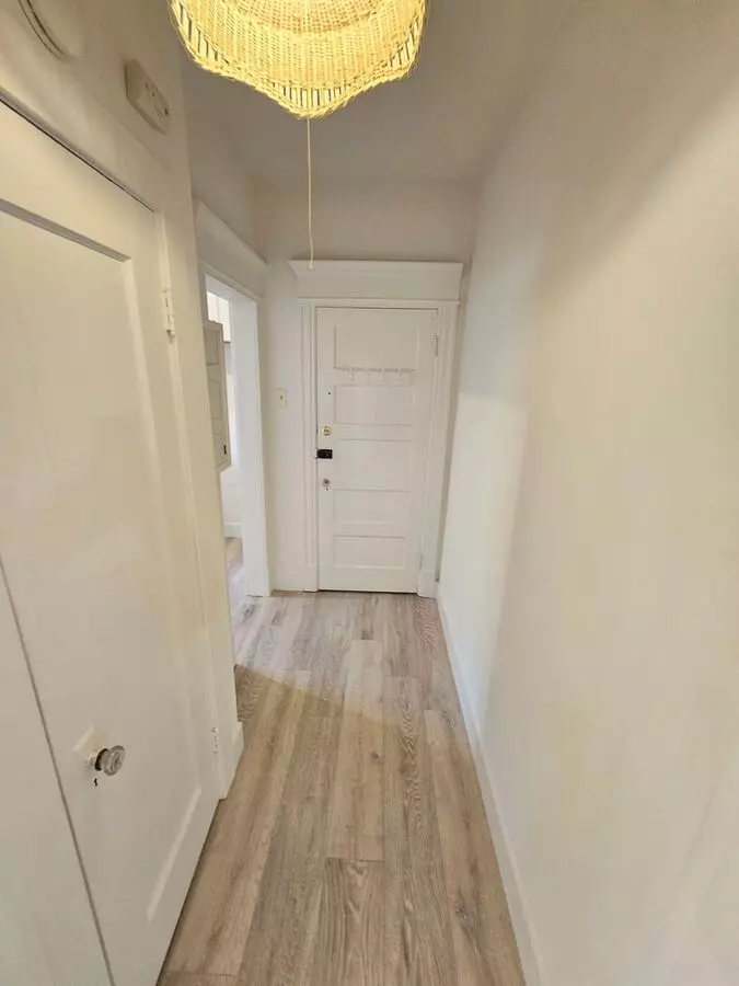 392 View St photo 5