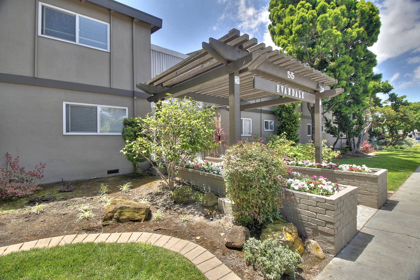 55 Evandale photo 2