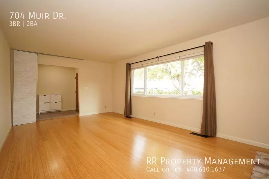 704 Muir Drive, Mountain View, CA 94041 photo 2