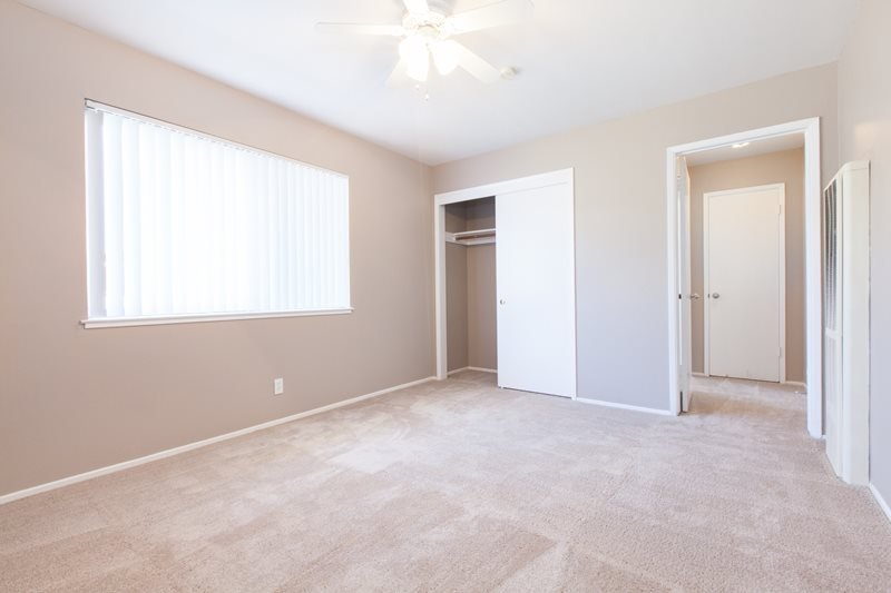 Atrium Court Apartments photo 2