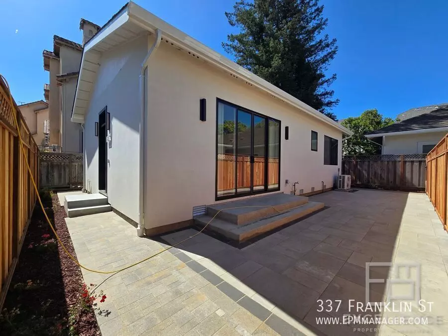 Brand New Build - 2/2 Cottage, Fenced Yard, Quartz Kitchen, W/D photo 1