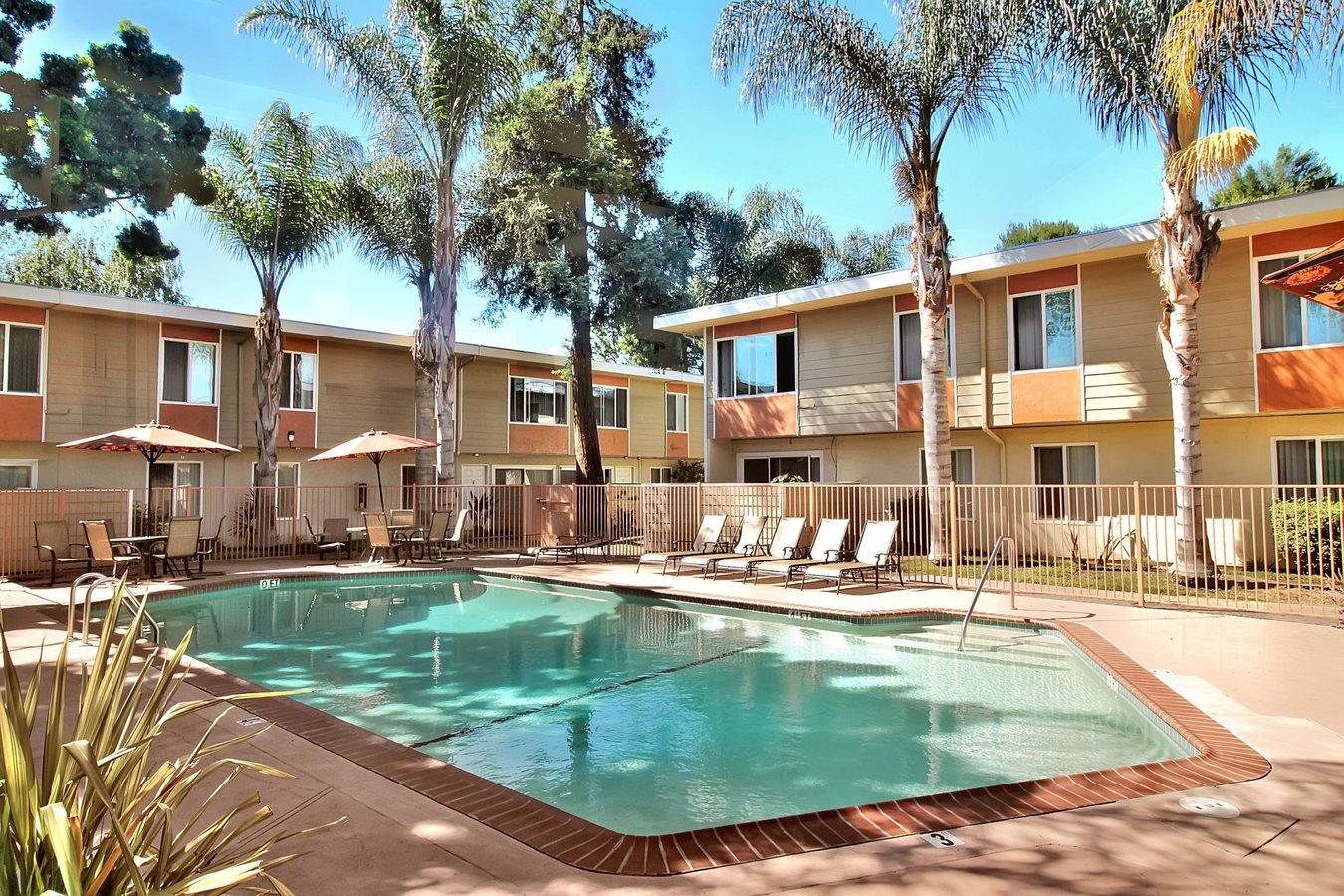 Latham Court Apartments photo 2
