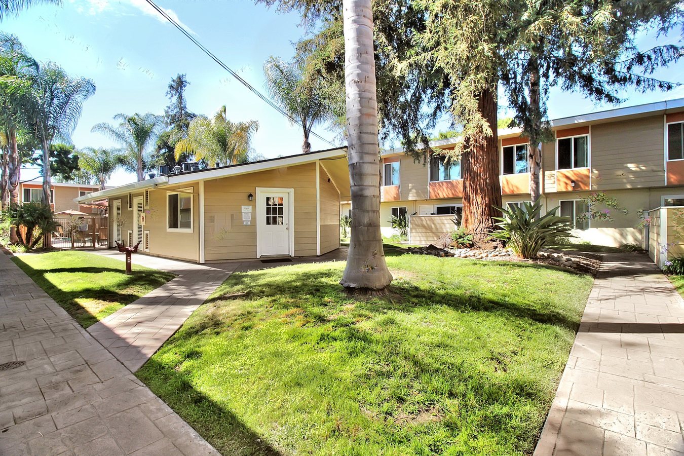 Latham Court Apartments photo 5