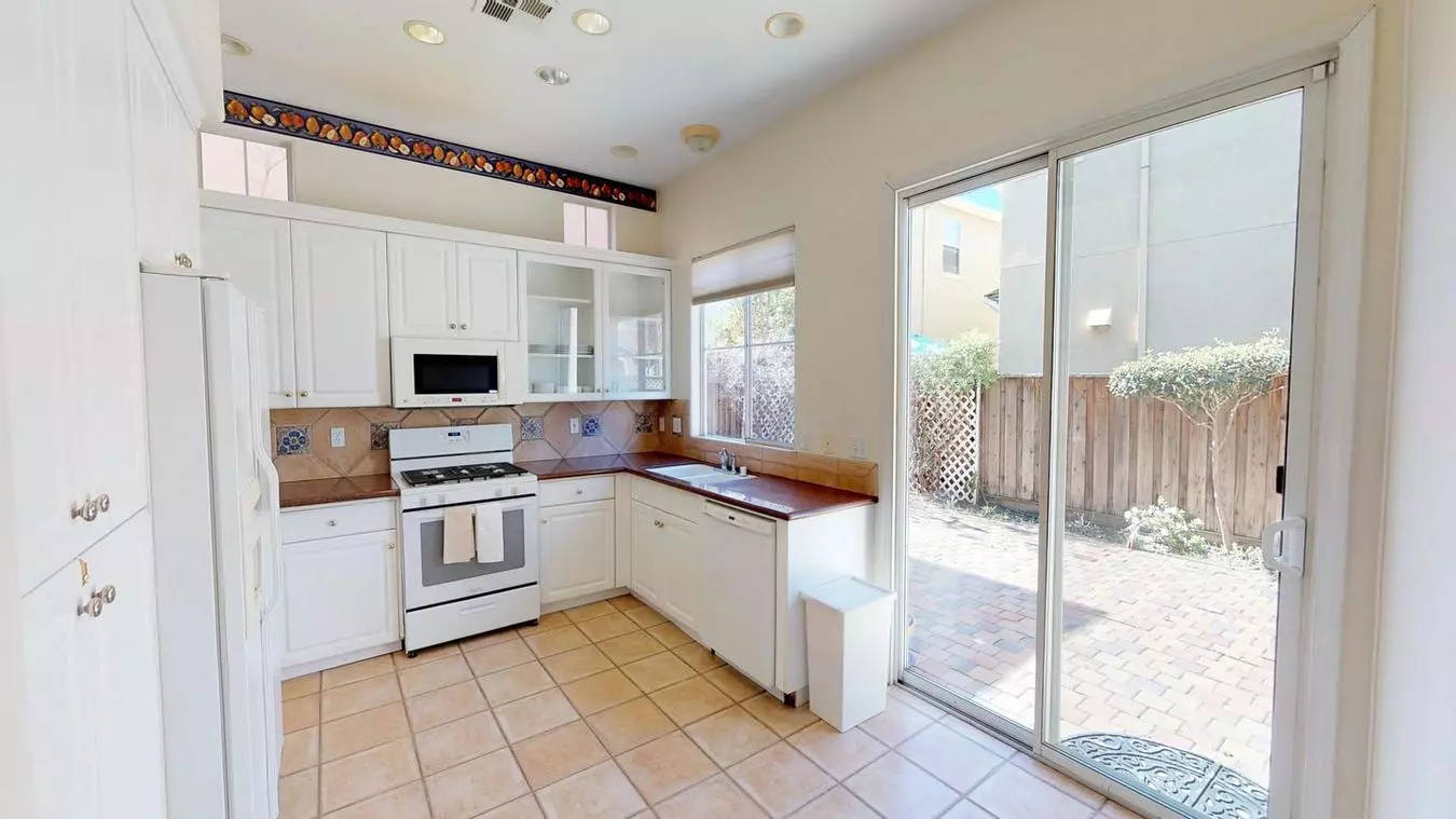 453 Whisman Park Drive, Mountain View, CA 94043 photo 2