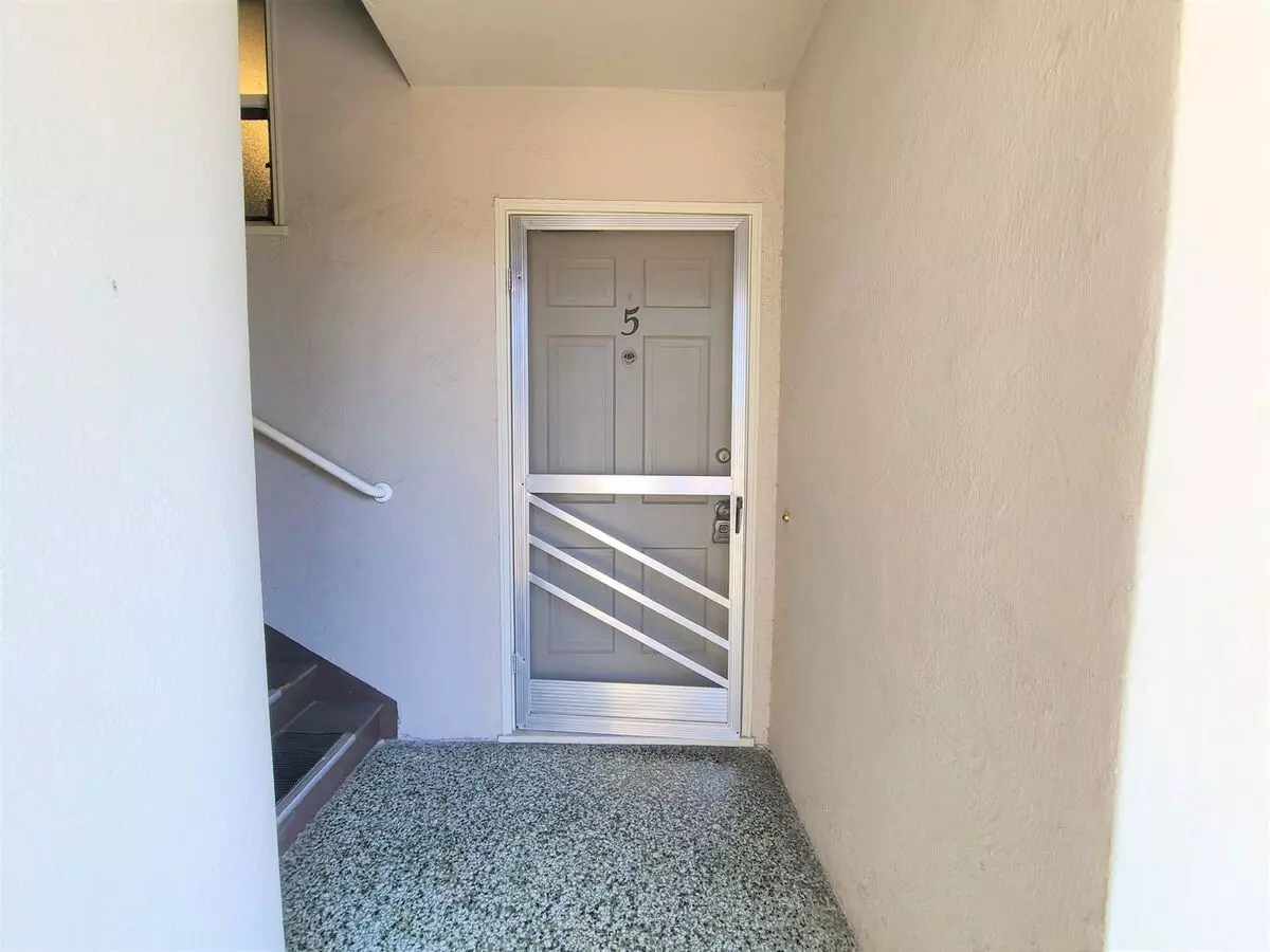 775 S. Shoreline Blvd photo 2