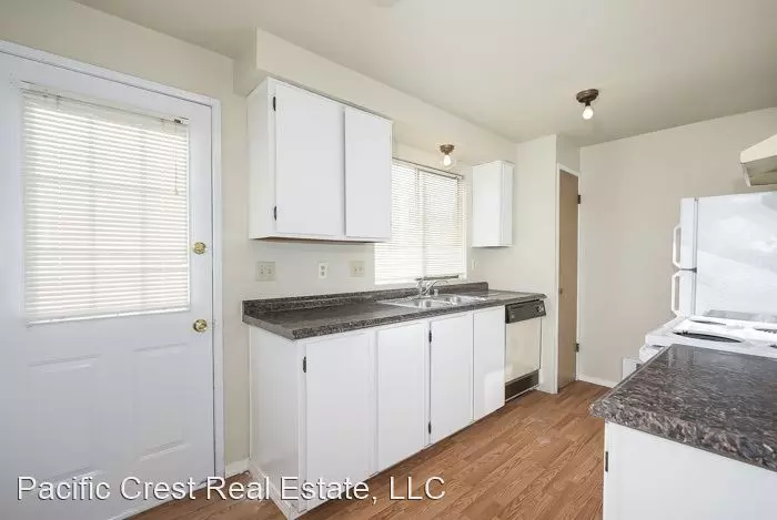 Townhomes at Melody Hill photo 5