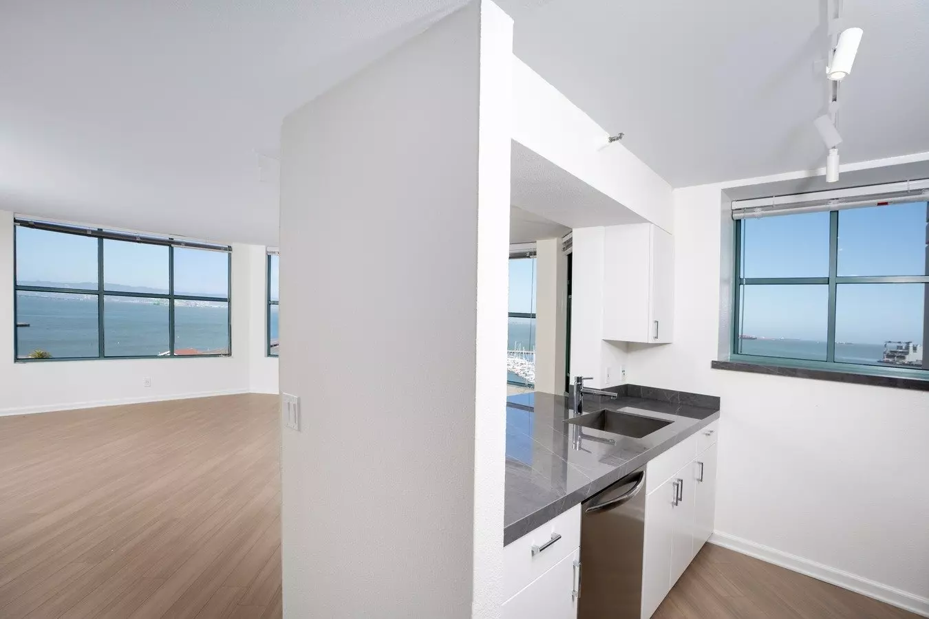 South Beach Marina Apartments photo 2