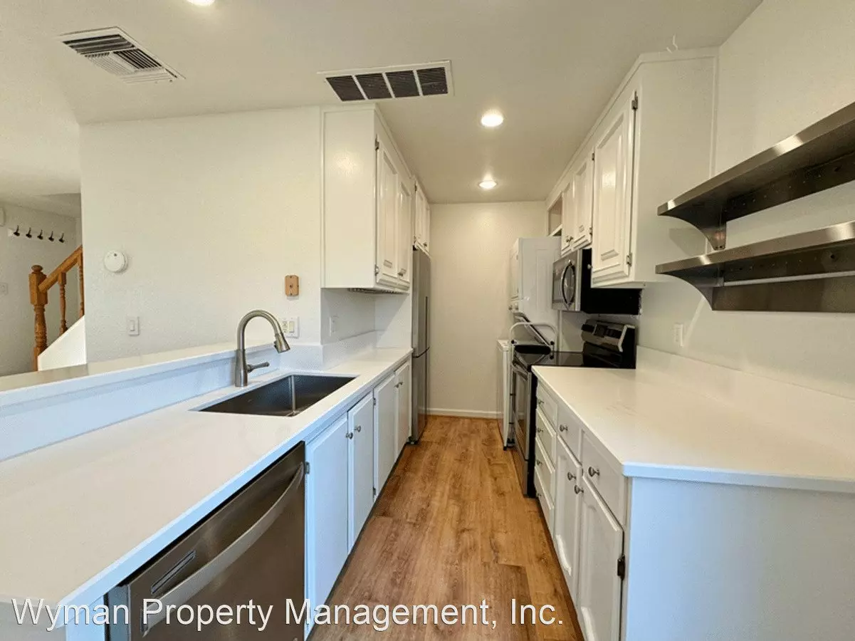 1008 Marina Dr Napa, CA 94559 photo 5