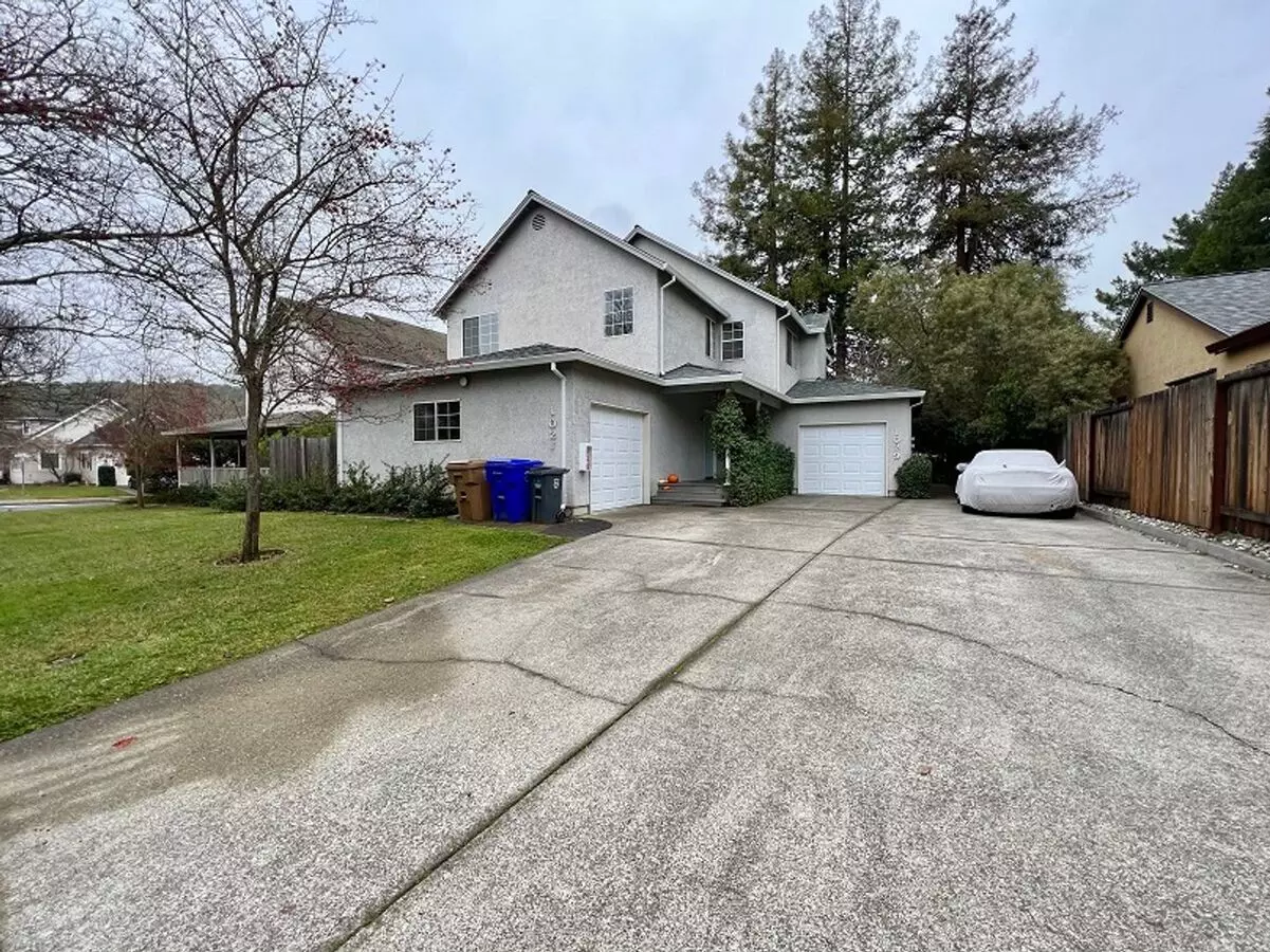 1027-1029 Easum Dr Napa, CA 94558 photo 2