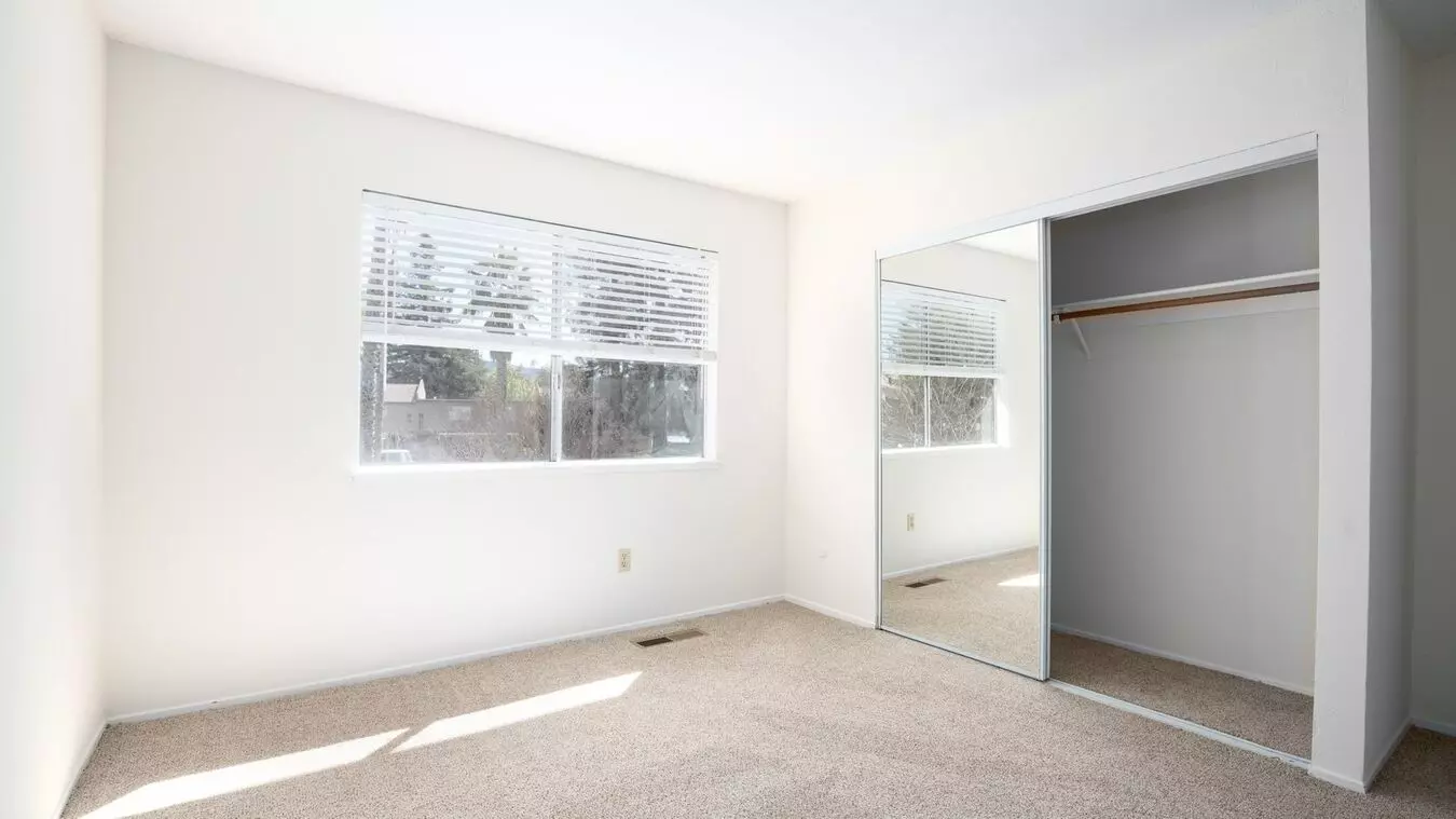 1095 Marina Dr photo 4