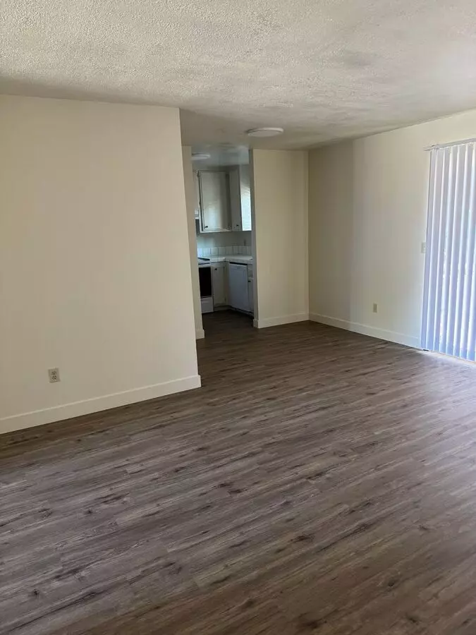 1161/1165 Lisa Court photo 3