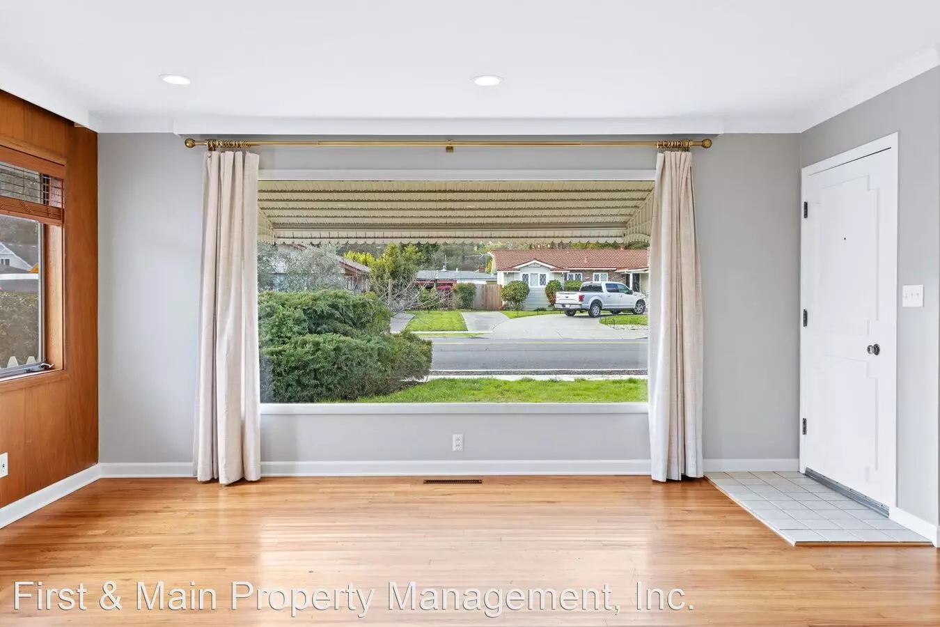 2506 Linda Vista Ave photo 3
