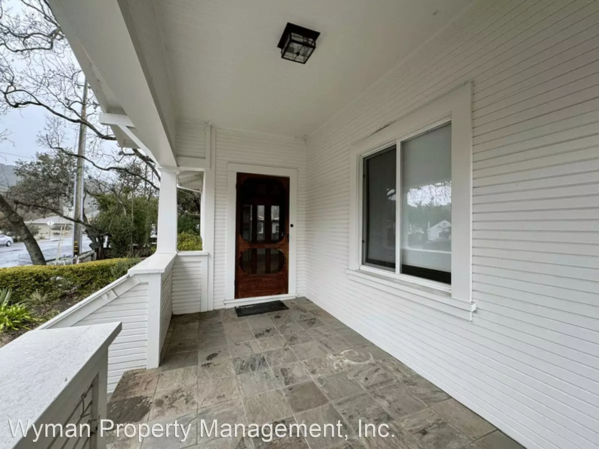 2732 Laurel St Napa, CA 94558 photo 5