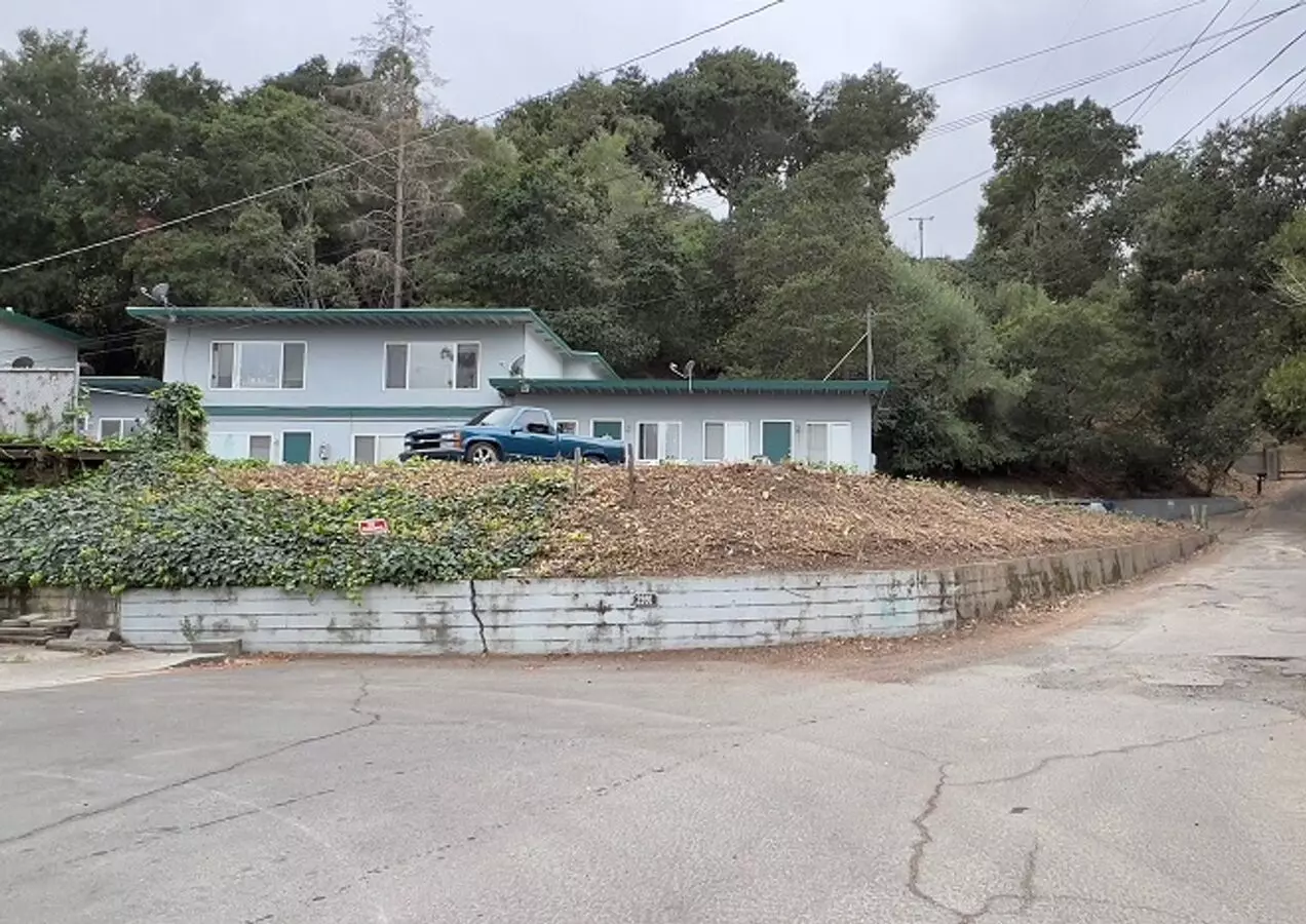 Hilltop Drive, 2991* photo 2