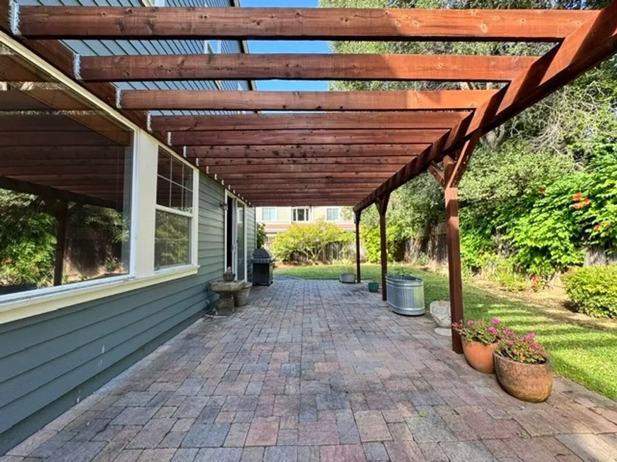 Beautiful Four Bedroom Napa Home On Secluded Cul-de-sac photo 3