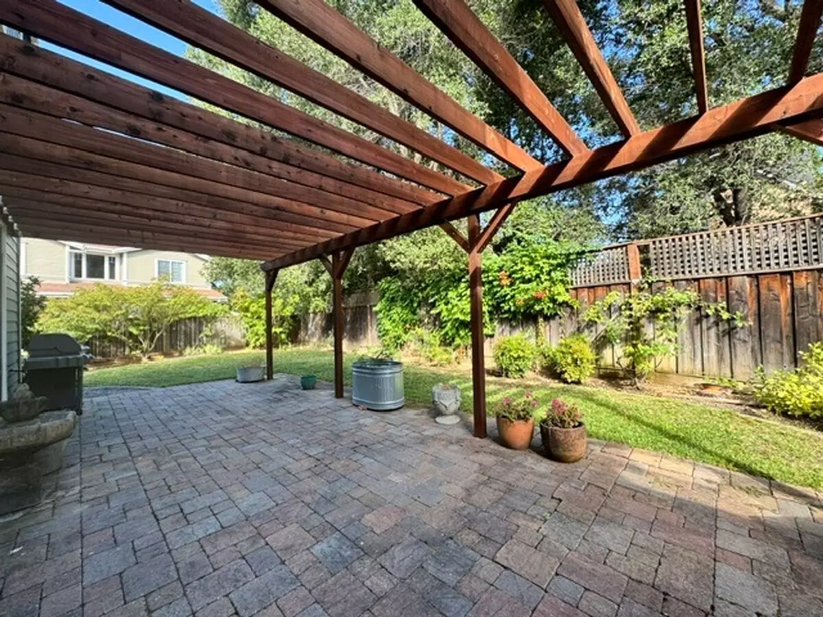 Beautiful Four Bedroom Napa Home On Secluded Cul-de-sac photo 4