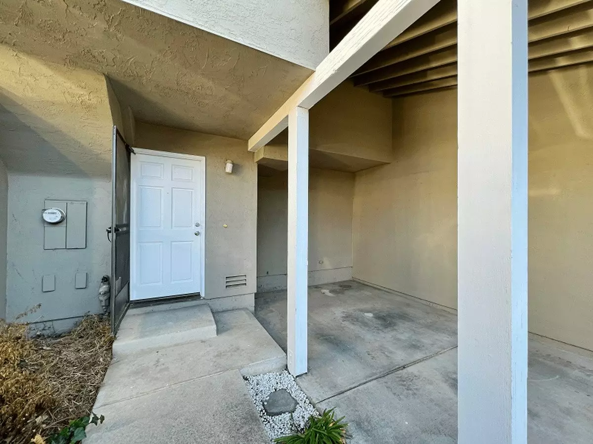 Beautifully Renovated One Bedroom Napa Townhome photo 2