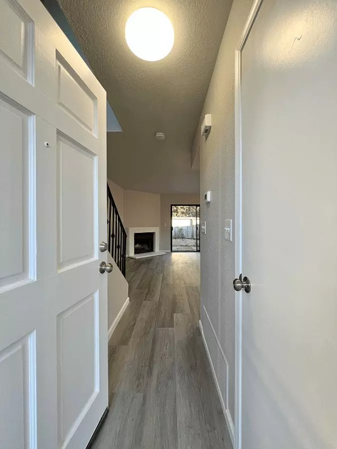 Beautifully Renovated One Bedroom Napa Townhome photo 3